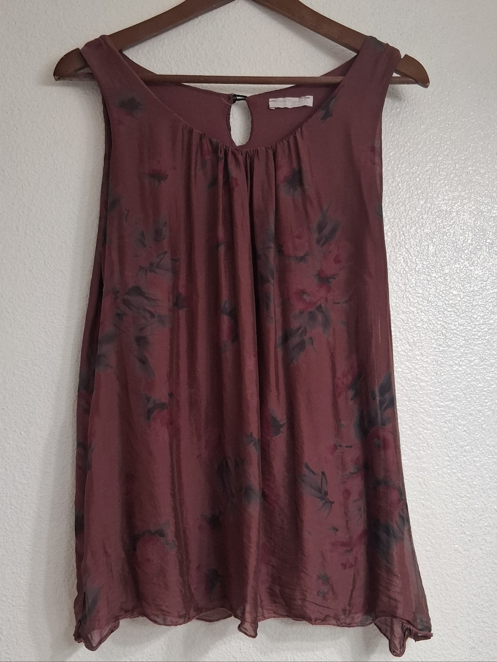 Dolce Ragazza Silk Blend Maroon Sleeveless Blouse Made In Italy    Size S